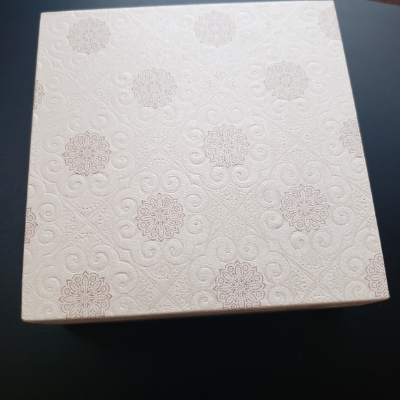 Pearl Necklace - Picture 3 of 5